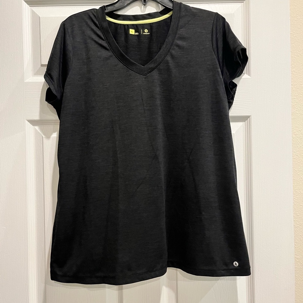 - Xersion women’s pull over activewear shirt XL